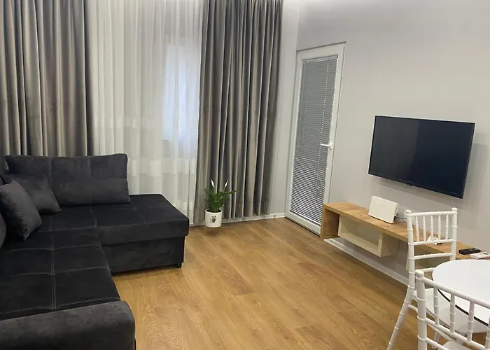 Franci\'S Apartment No2